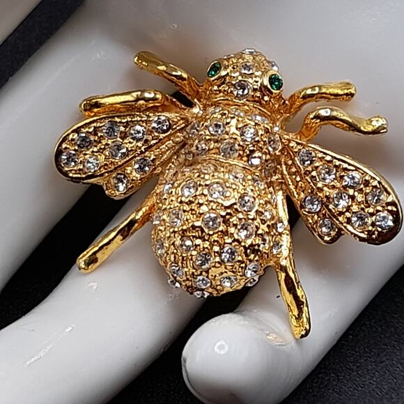 Vintage Rhinestone Bee Brooch, Gold Tone, Green Clear Rhinestones - Picture 8 of 9
